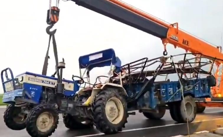Truck-And-Tractor-Collision.jpg