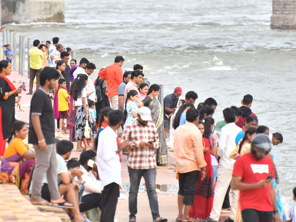 Vijayawada_20Praksam_20Barrage_20Floods_20Andhra_20Pradesh_11.jpg 10