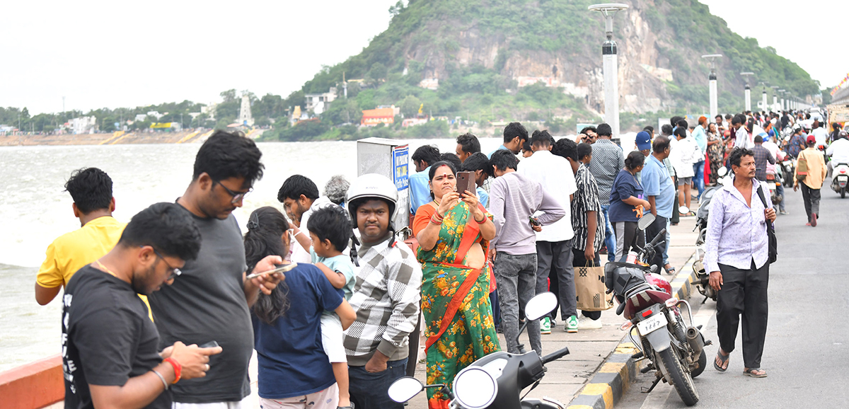 Vijayawada_20Praksam_20Barrage_20Floods_20Andhra_20Pradesh_2.jpg 2