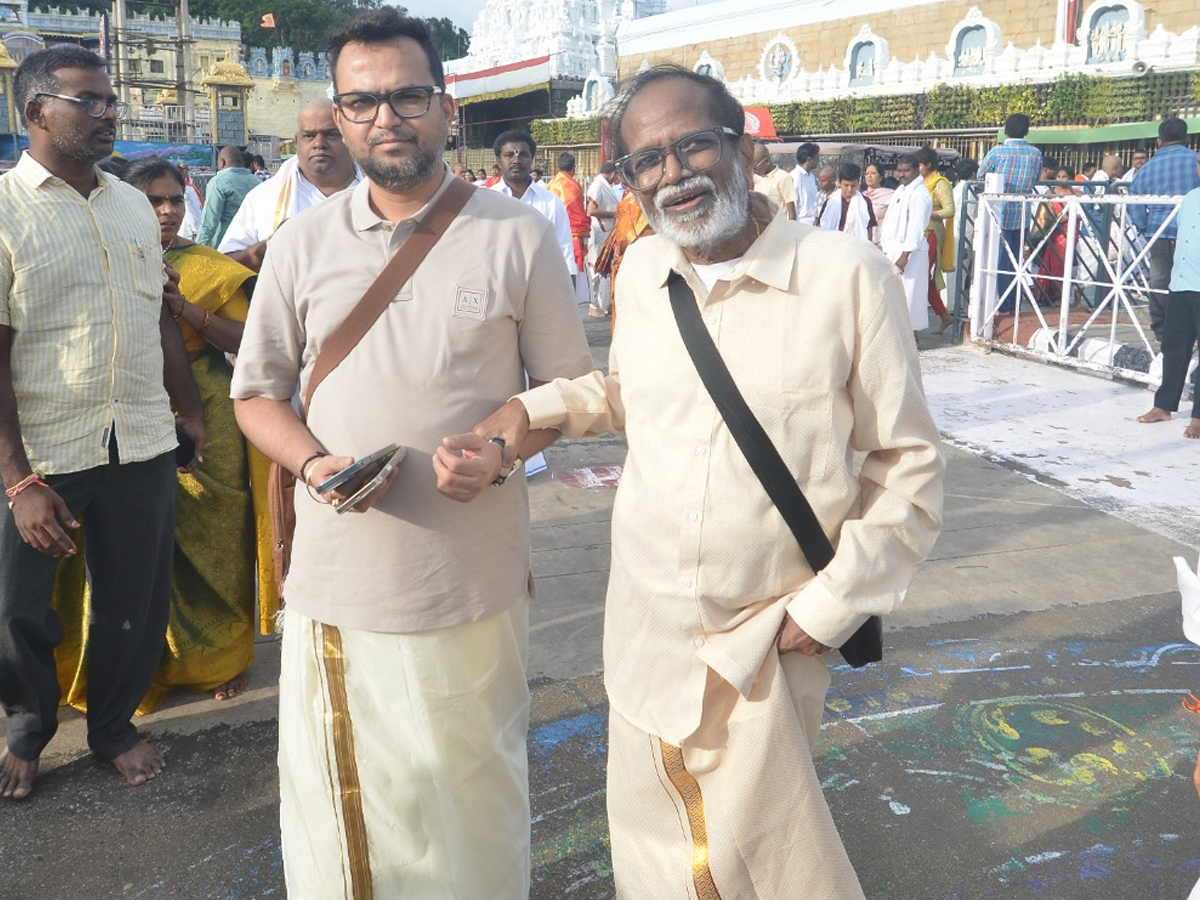 Director_20Venky_20Kudumulu_2C_20Mallidi_20Vassishta_20And_20Cricketer_20Tilak_20Varma_20Visits_20Tirumala_20Temple_20Photos_20_2813_29.jpg 16