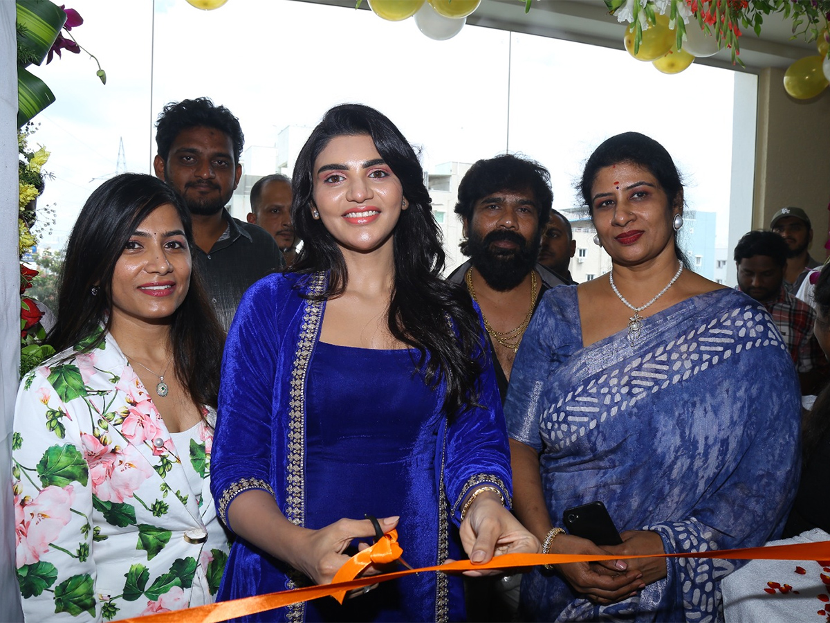 Jabardasth_20Varsha_20in_20Kondapur_20Photos_1.jpg 1
