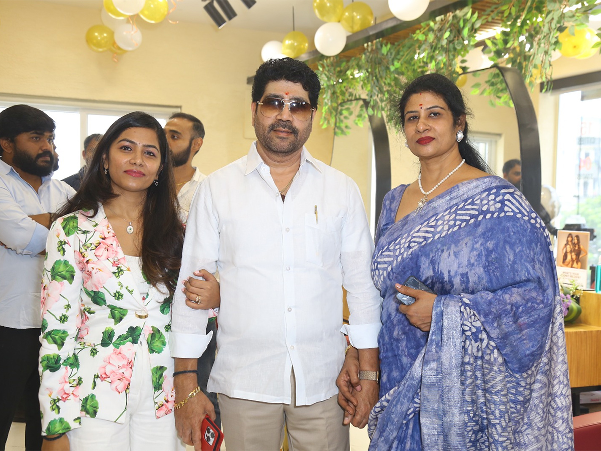 Jabardasth_20Varsha_20in_20Kondapur_20Photos_11.jpg 11