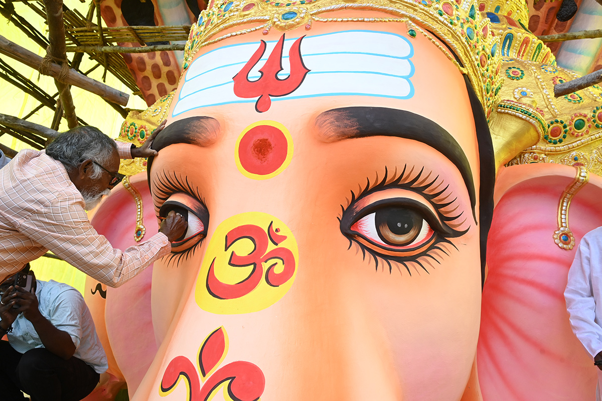 Khairatabad_20Ganesh_202025_20Vishwashanti_20Mahashakti_20Ganapati_20Photos_1.jpg 1