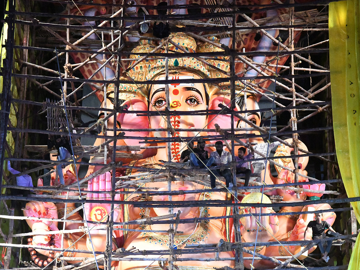 Khairatabad_20Ganesh_202025_20Vishwashanti_20Mahashakti_20Ganapati_20Photos_3.jpg 3