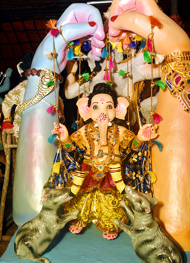 Vinayaka-Chavithi-2025-Different-Ganesh-idols_-_287_29.jpg 7