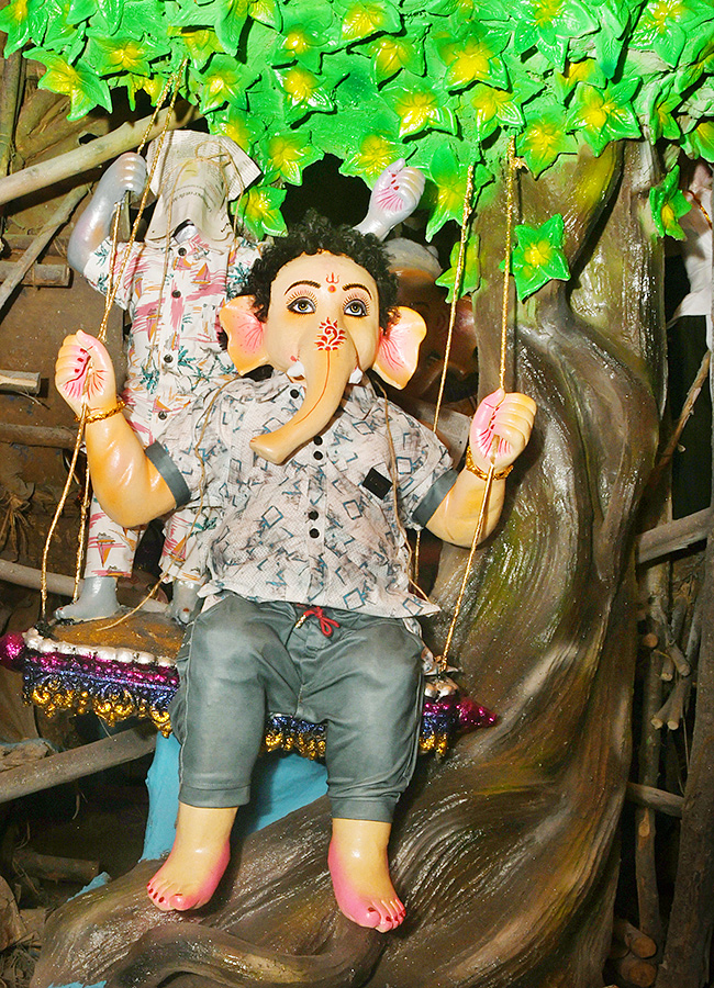 Vinayaka-Chavithi-2025-Different-Ganesh-idols_-_288_29.jpg 8