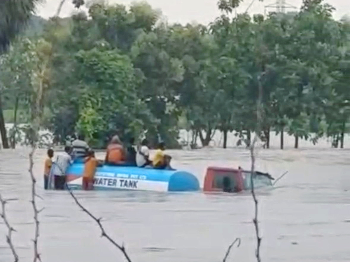 Breaking_20News_20_20Kamareddy_20District_20in_20Telangan_20Floods_20HD_20Photos_19.jpg 17