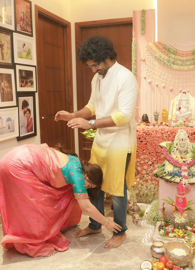 nikki_20galrani_20ganapathi_20pooja11.jpg 12
