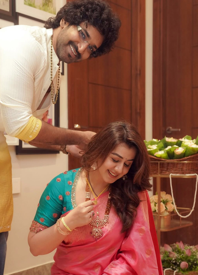 nikki_20galrani_20ganapathi_20pooja3.jpg 4