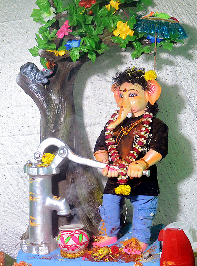 Vinayaka_20Chavithi_20_20Different_20Ganesh_20Idols_20IN_20Telugu_20States__20_2814_29.jpg 14