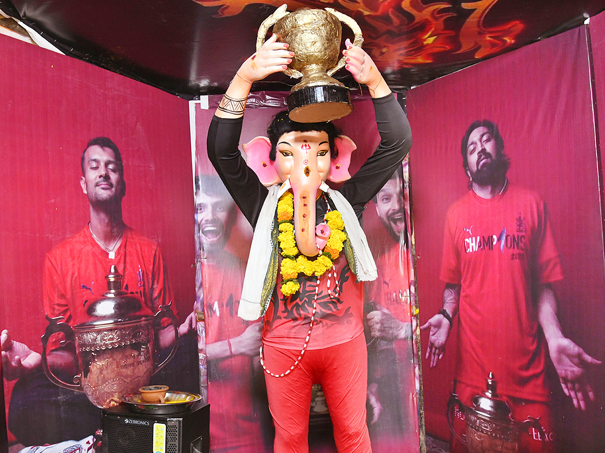 Vinayaka_20Chavithi_20_20Different_20Ganesh_20Idols_20IN_20Telugu_20States__20_2817_29.jpg 17