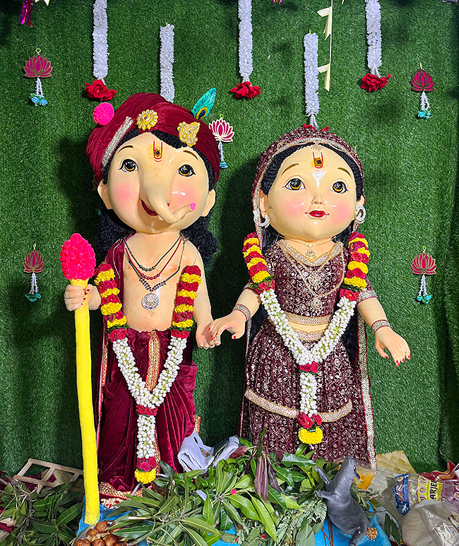 Vinayaka_20Chavithi_20_20Different_20Ganesh_20Idols_20IN_20Telugu_20States__20_284_29.jpg 4