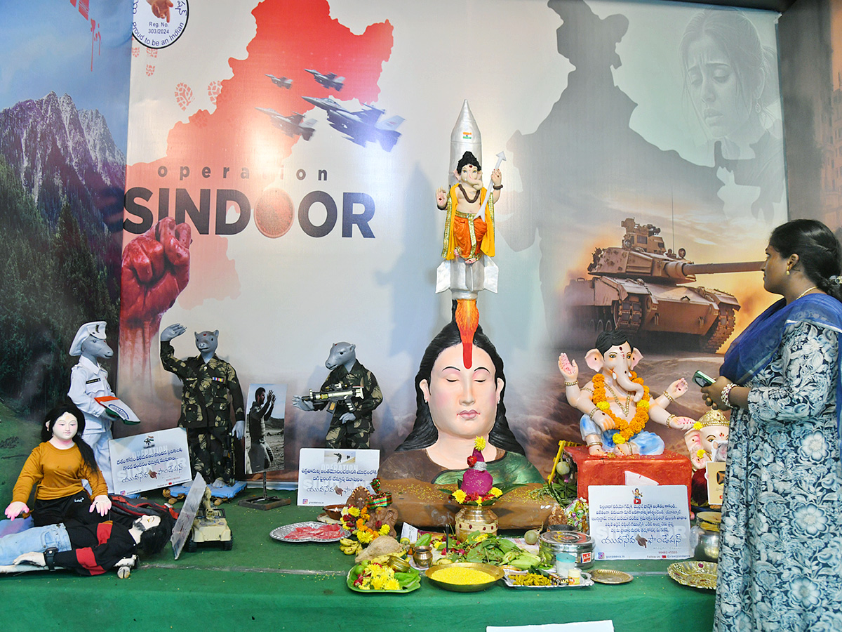Vinayaka_20Chavithi_20_20Different_20Ganesh_20Idols_20IN_20Telugu_20States__20_285_29.jpg 5