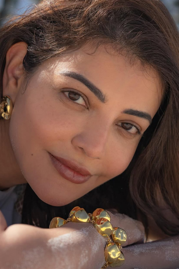 Actress_20Kajal_20Agarwal_20Enjoys_20maldives_20vacation_20With_20Family_20Photos_20_287_29.jpg 8