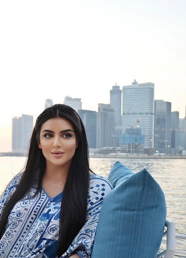 Sheikha_20Mahra_20the_20Dubai_20princess_20gets_20engaged_20to_20rapper__20_2811_29.jpg 11