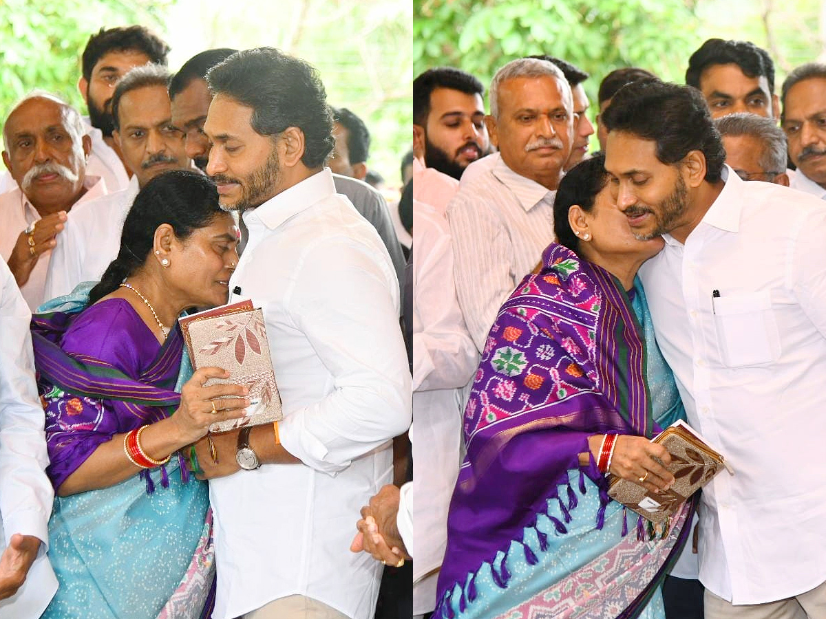 YSRCP_20Chief_20YS_20Jagan_20Pays_20Tribute_20To_20Dr_20YS_20Rajasekhara_20Reddy_20At_20YSR_20Ghat_20Photos_20_284_29.jpg 9