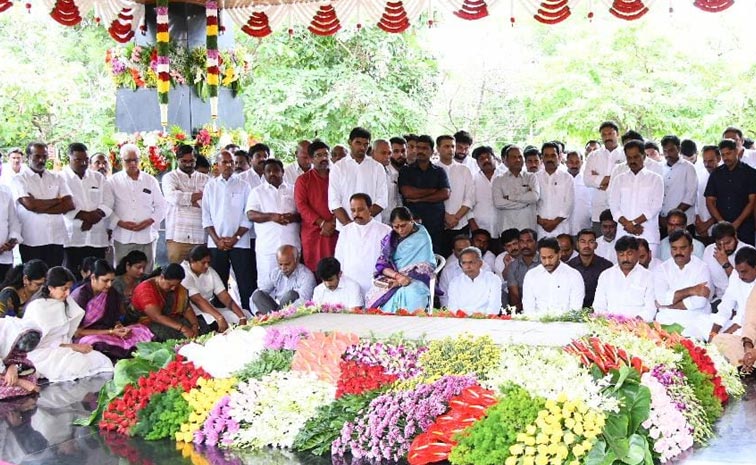 YSRGhat_YS-Family.jpg