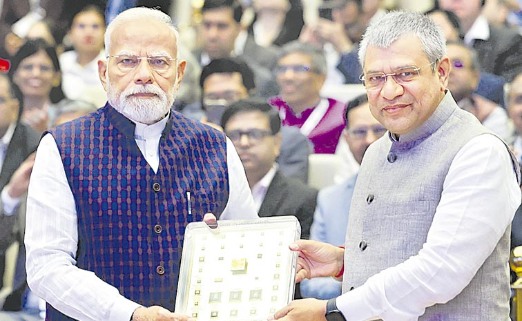 ASHWINI-VAISHNAW-MODI.jpg
