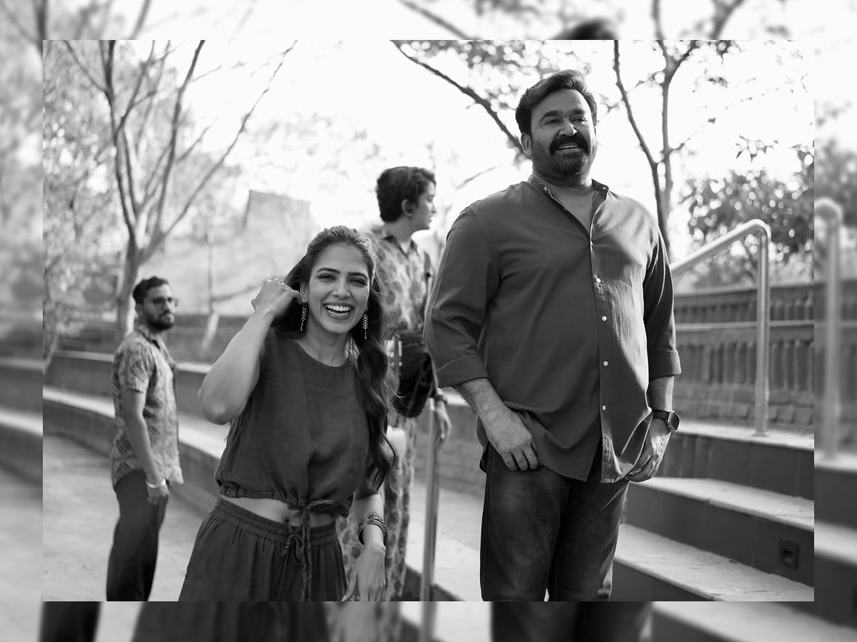 Malavika_20mohanan14.jpg 15