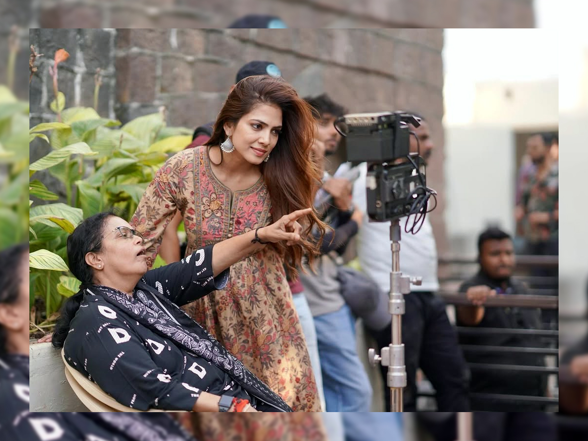 Malavika_20mohanan16.jpg 17