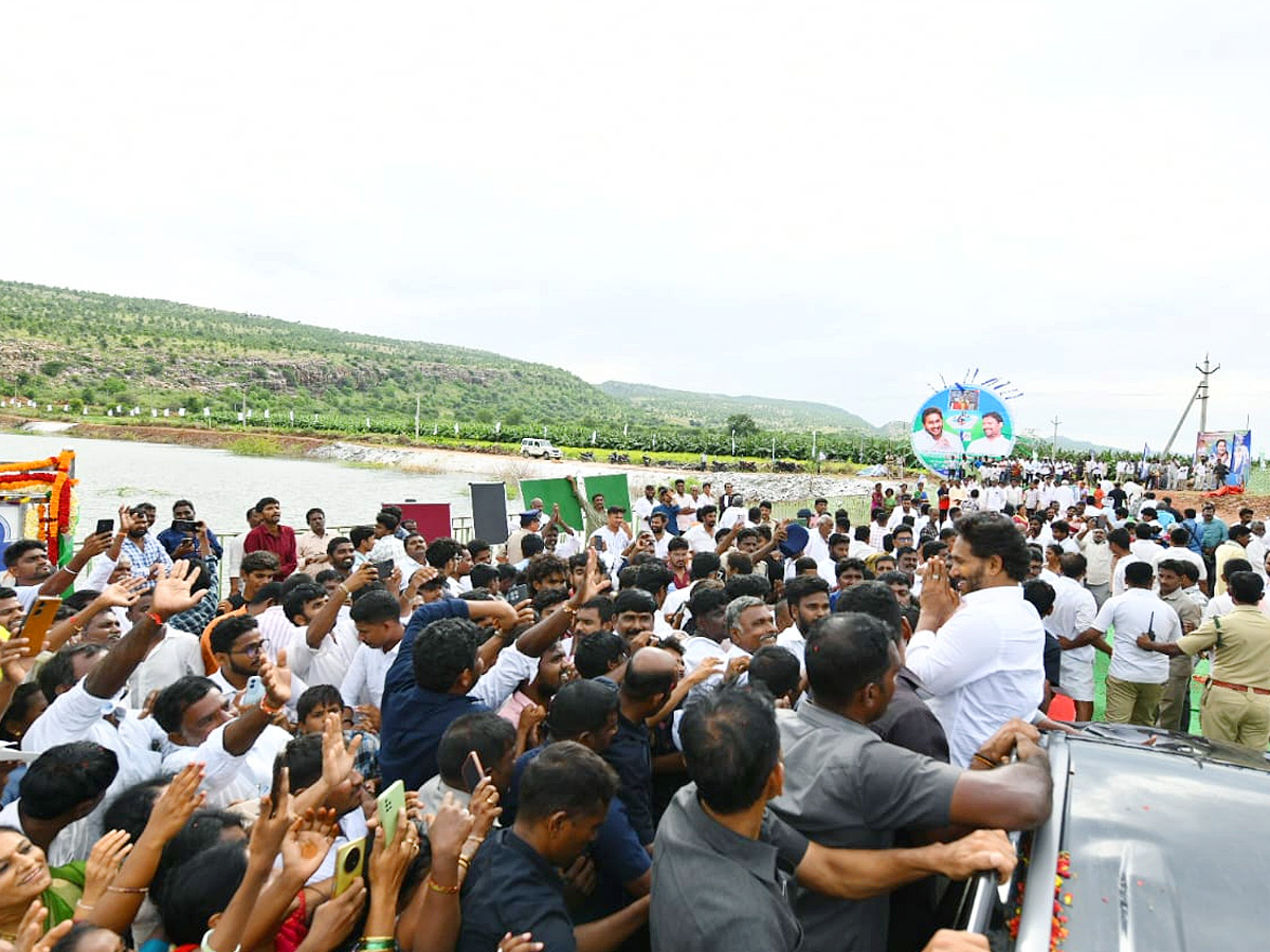 ys_20jagan_20jala_20Harathi_20Ambakapalli_20lake_20Photos_20_2812_29.jpg 14