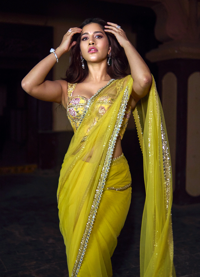 Nabha_20natesh_20new_20pictures2.jpg 3