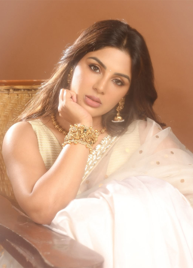 Onam_20Festival_20Look_20Actress_20Samyuktha_20Menon_20HD_20Images__20_2811_29.jpg 11