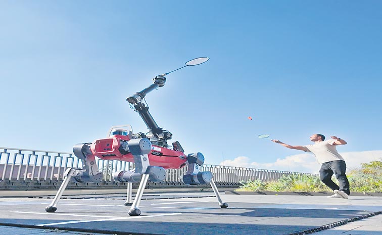 ROBOT-BADMINTON.jpg