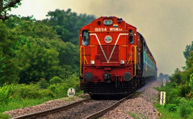indian-railway-cctv.jpg