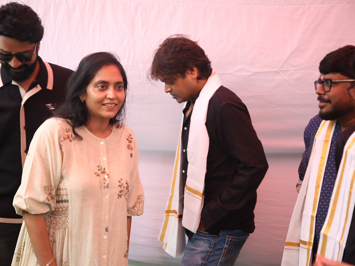 Allari_20Naresh_20New_20Movie_20Opening_20Gallery__20_2815_29.jpg 15