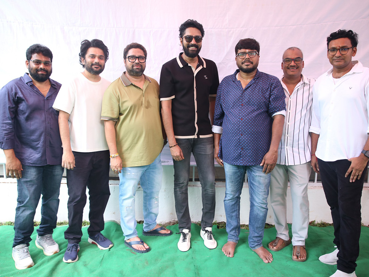 Allari_20Naresh_20New_20Movie_20Opening_20Gallery__20_285_29.jpg 5