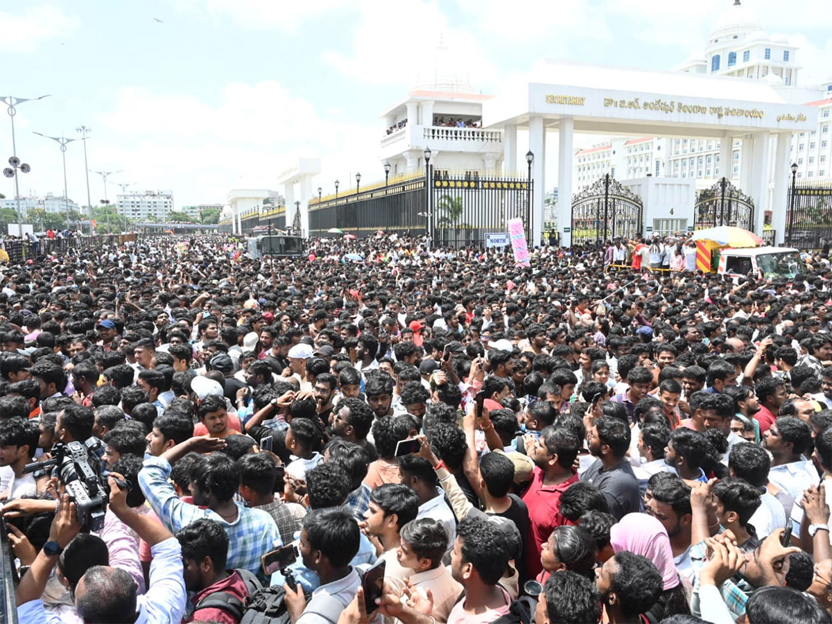 Heavy-Rush-Khairatabad-Ganesh-Shobha-Yatra-2025-Photos_-_282_29.jpg 2
