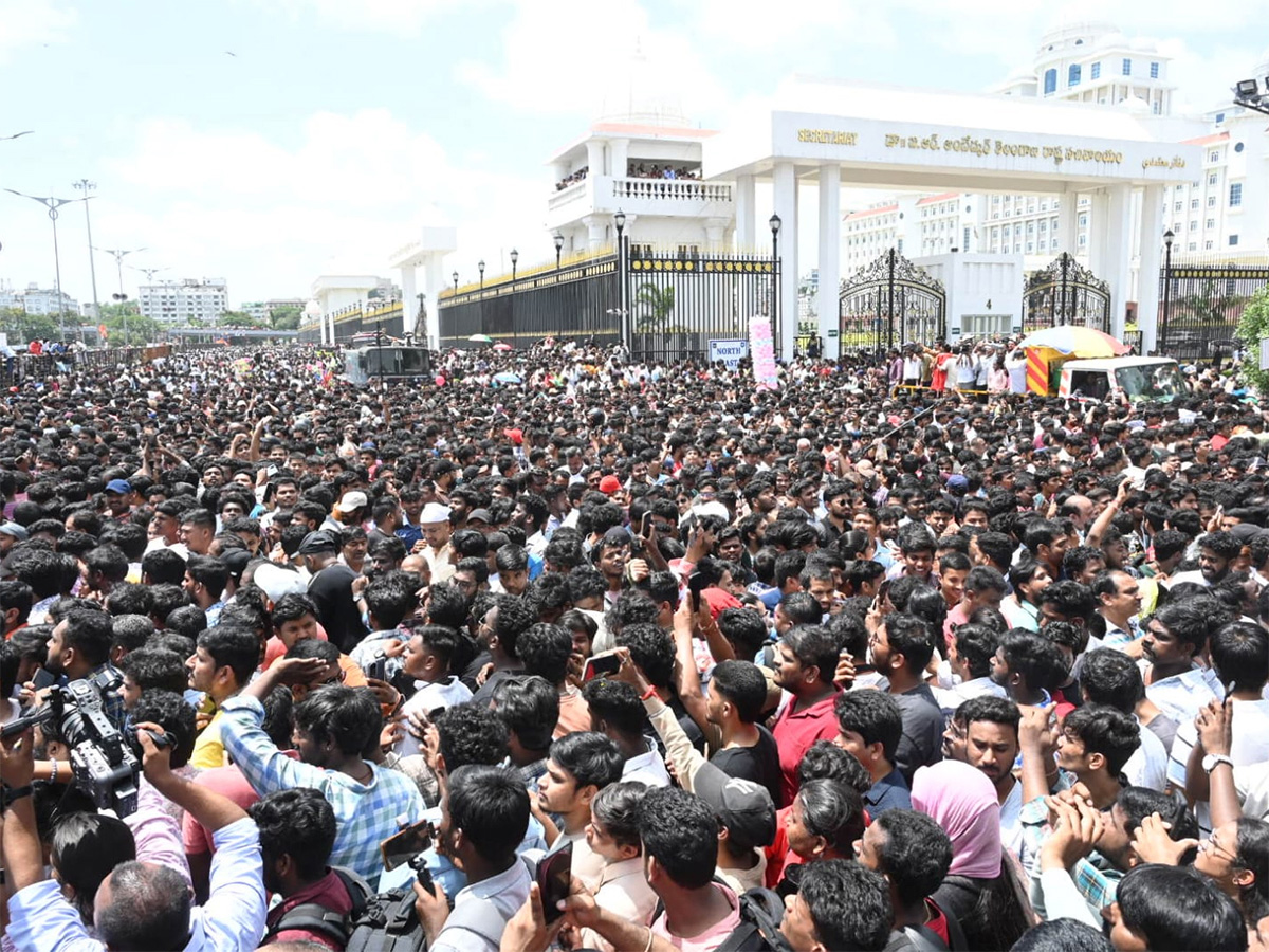 Heavy-Rush-Khairatabad-Ganesh-Shobha-Yatra-2025-Photos_-_283_29.jpg 3