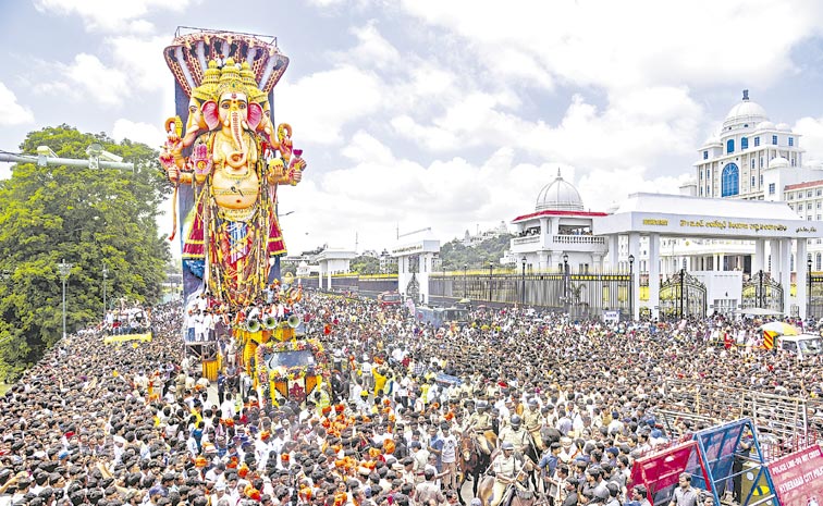 Khairatabad-ganesh2.jpg