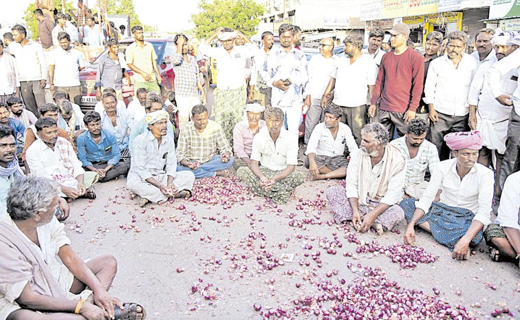 Onion-farmers.jpg