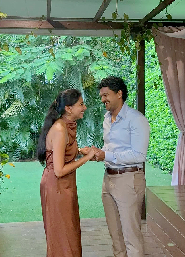 Sai_20Pallavi_20Sister_20Pooja_20Kannan_20Marriage_20Anniversary_20Pics_20Viral__20_2810_29.jpg 10