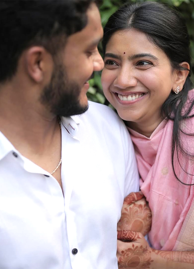 Sai_20Pallavi_20Sister_20Pooja_20Kannan_20Marriage_20Anniversary_20Pics_20Viral__20_282_29.jpg 2