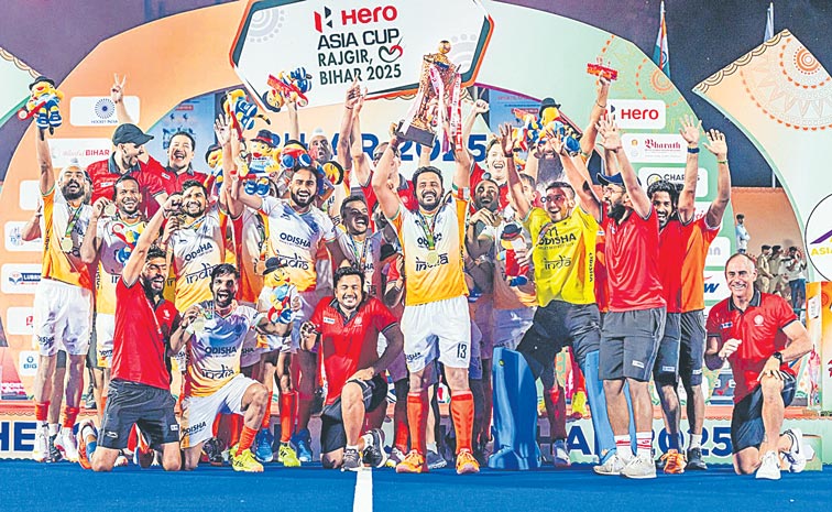 INDIA-WINNING-TEAM.jpg