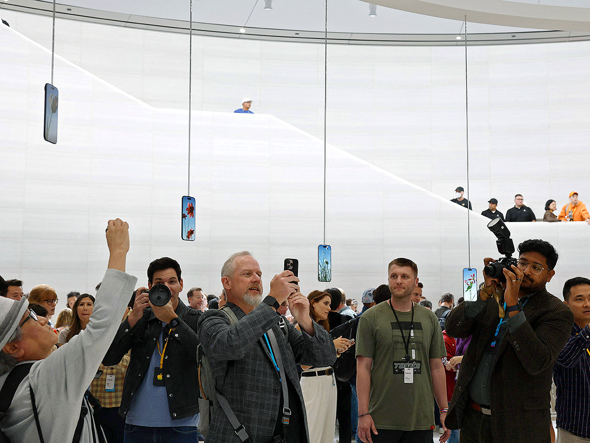 Apple_20CEO_20Tim_20Cook_20Announcement_20iPhone_2017_20Products_20at_20Apple_20Park__20_2824_29.jpg 24