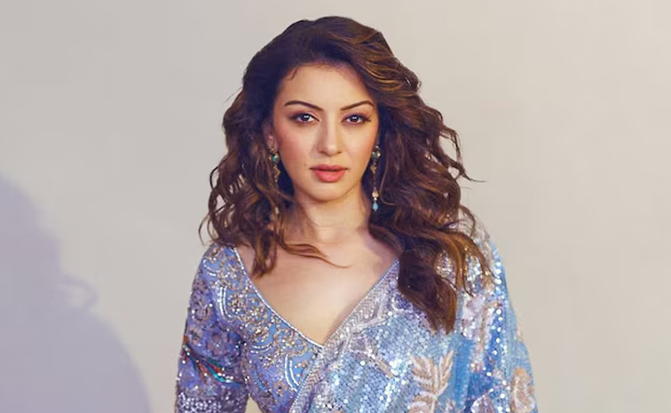 hansika.jpg