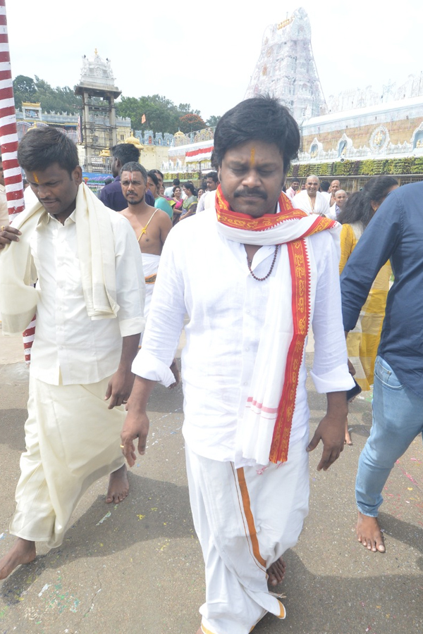 Celebrities_20Visits_20Tirumala_20Tirupati_20Photos_20_287_29.jpg 17