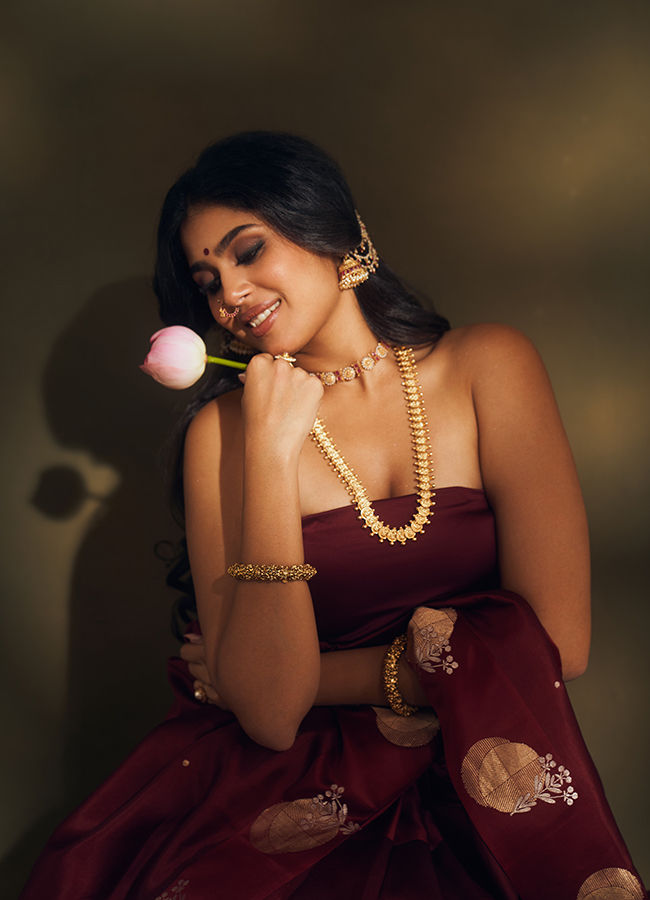 Actress_20Faria_20Abdullah_20Vintage_20Fashion_20Look_20Photo_20Goes_20Viral__20_286_29.jpg 6