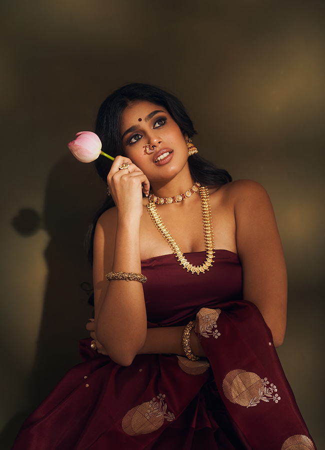 Actress_20Faria_20Abdullah_20Vintage_20Fashion_20Look_20Photo_20Goes_20Viral__20_287_29.jpg 7