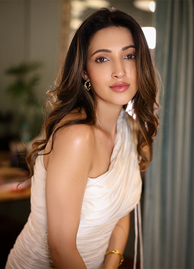 Actress_20Neha_20Shetty_20Enjoy_20in_20Maldives_20Viral_20Photos__20_2814_29.jpg 14