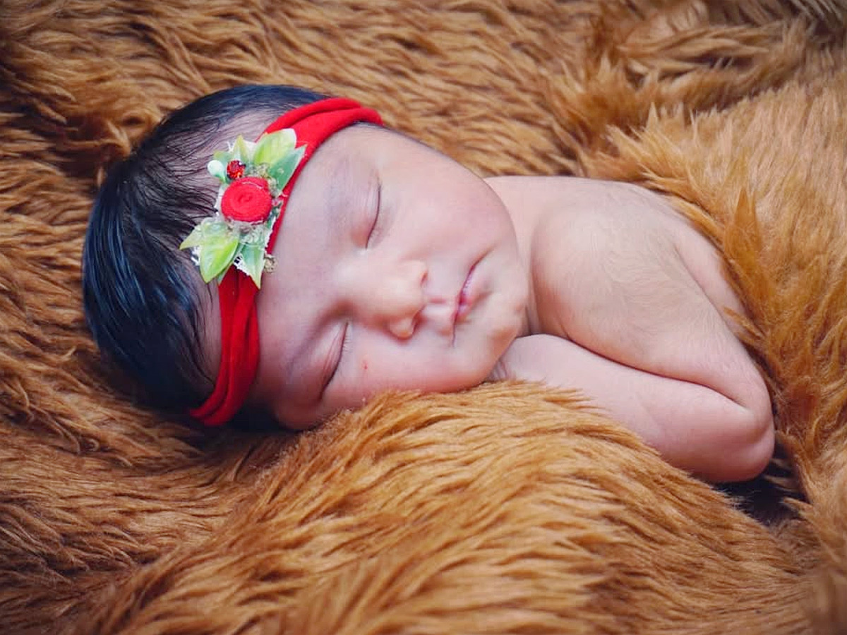 Tv_20actors_20Marina_20And_20Rohith_20shared_20Their_20Daughter_20first_20pictures_20Photos_20_288_29.jpg 8