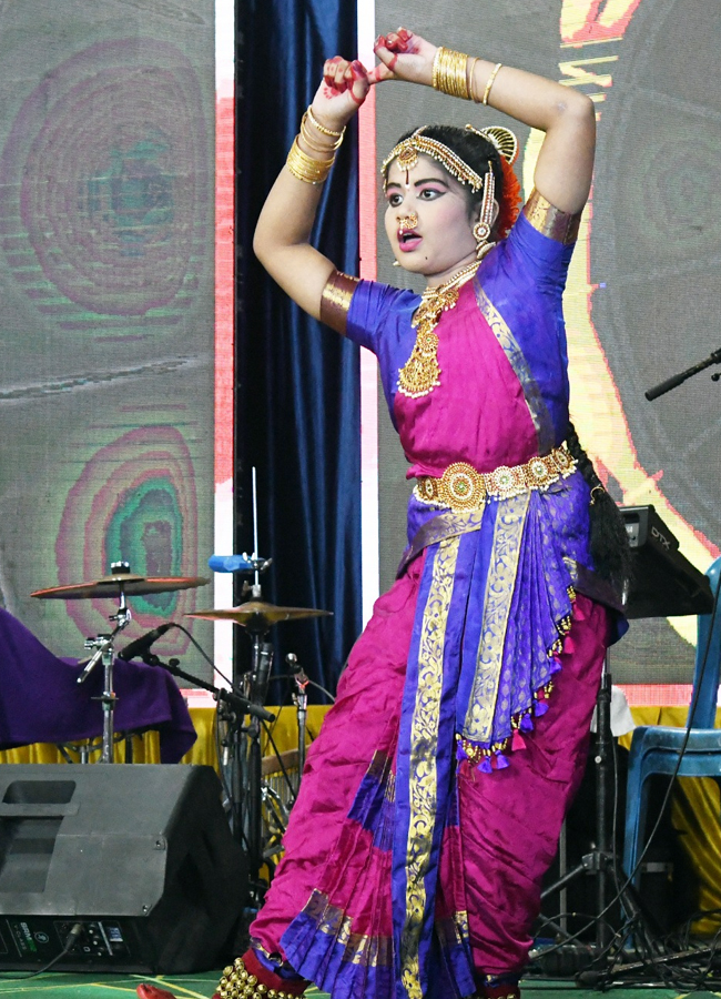 onam_20celebrations_20in_20hyd9.jpg 10