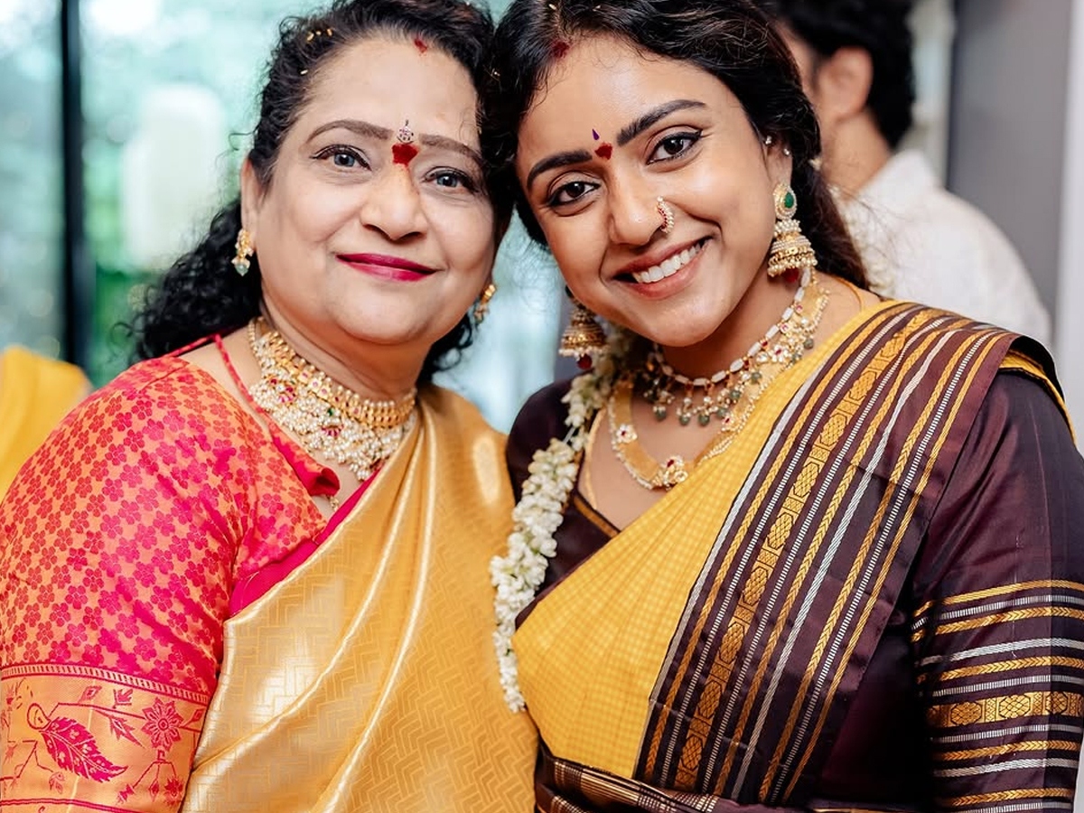 vithika_20sheru_20new_20house_20ceremony10.jpg 11
