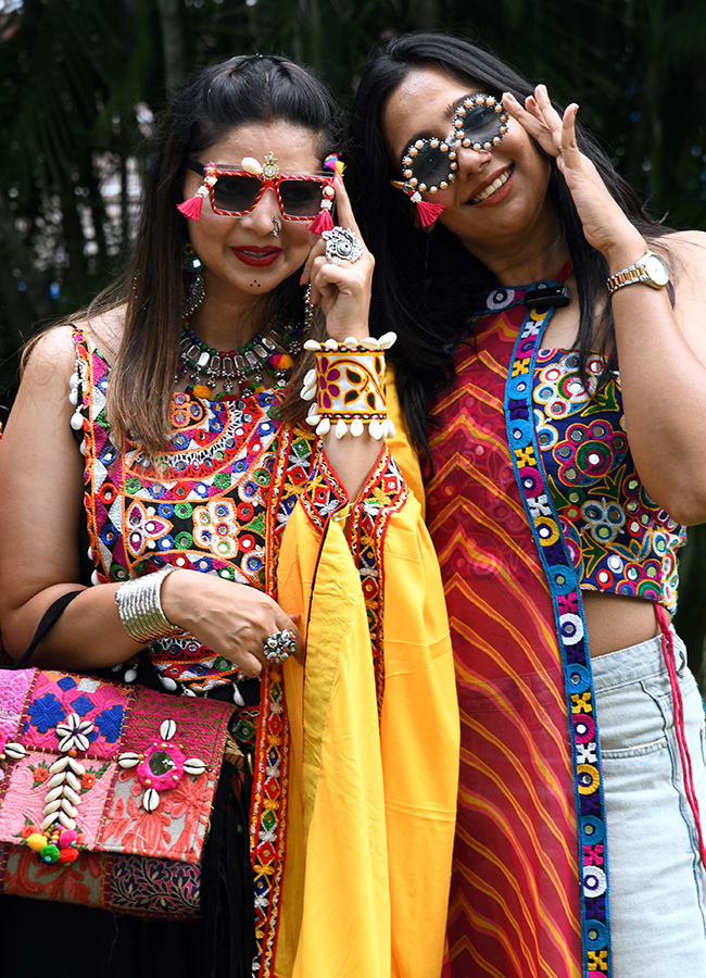 Dandiya_20Raas_20Navratri_20Festival_202025_20Photos__20_2811_29.jpg 11