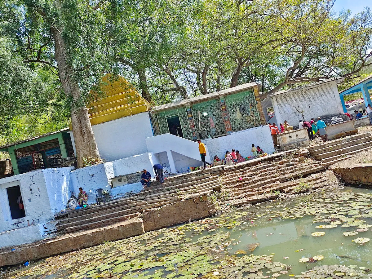 Devotional_20_20Mondi_20Bhairava_20Kona_20Temple_20in_20Yakarlapalem_20Photos__20_287_29.jpg 7