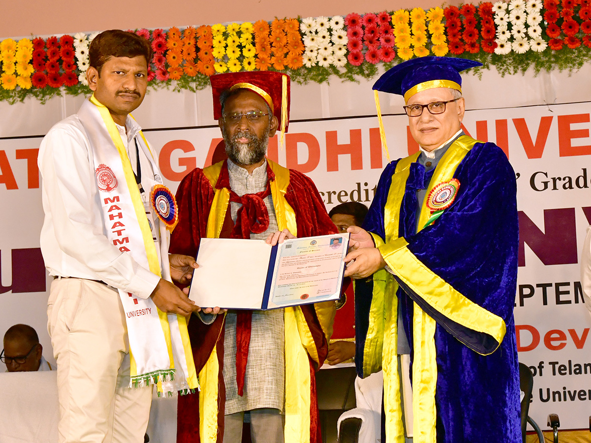 Nalgonda_20_20Mahatma_20Gandhi_20University_20Graduation_20Ceremony_20Photos__20_2812_29.jpg 12